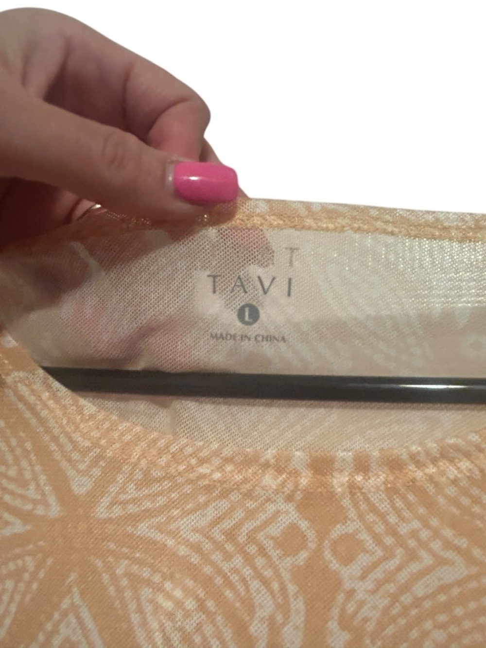 Tavl Floral-Patterned Sleeveless Crop Yoga Tank - Picture 4 of 8